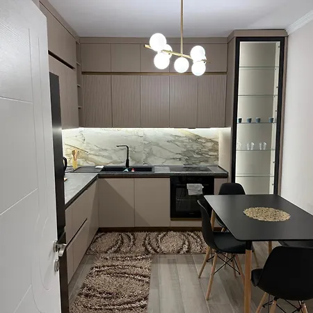 Miri Family Apartment, 5min From Airport Apartment Vore