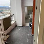 Lägenhet Miri Family Apartment, 5min From Airport *