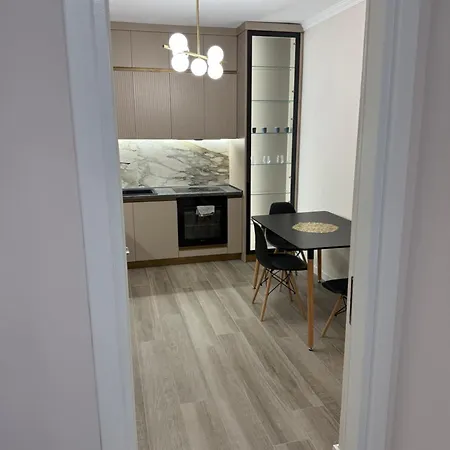 E&e Family Apartment, 5 Min From Airport, Center Vore