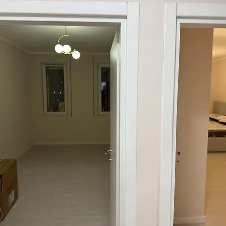 E&e Family Apartment, 5 Min From Airport, Center